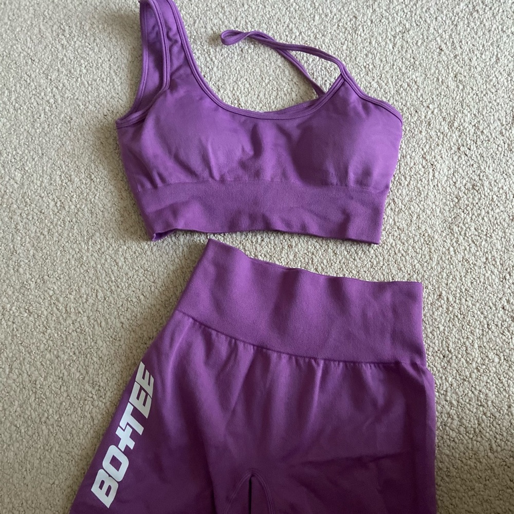 Bo+Tee Asymmetrical Sports Bra and Bike Shorts